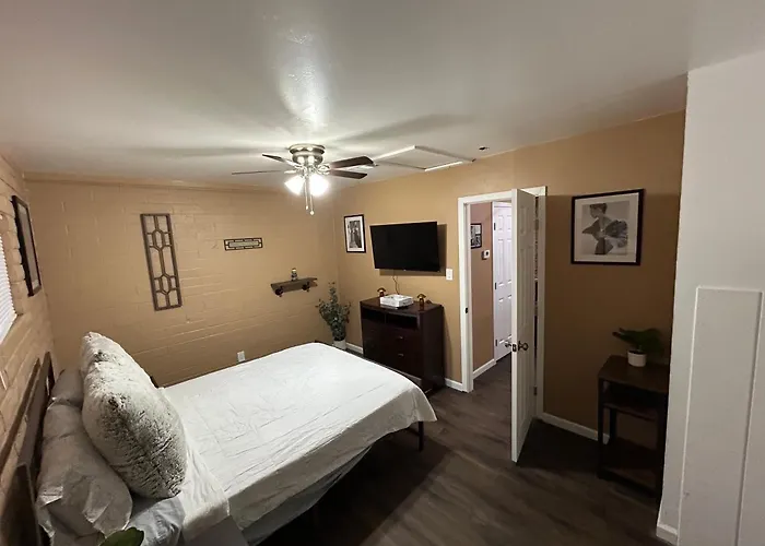 Couples Getaway Apartment Bullhead City